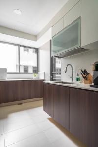 Modern Kitchen at Arc @ Tampines