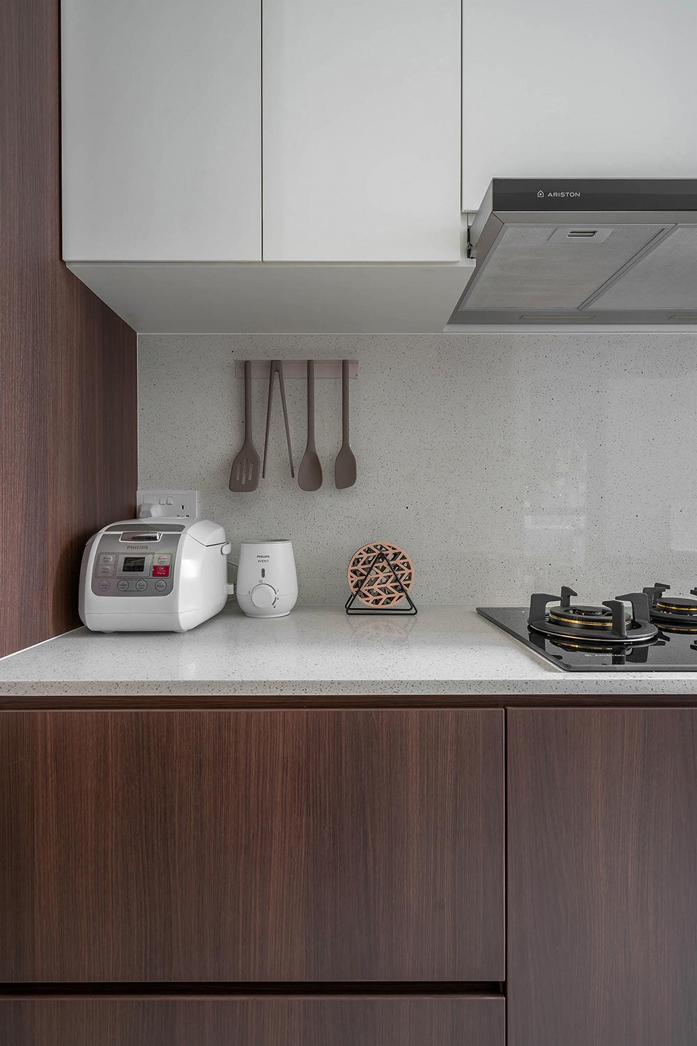 Modern Kitchen with Countertop and Kitchen Backsplash