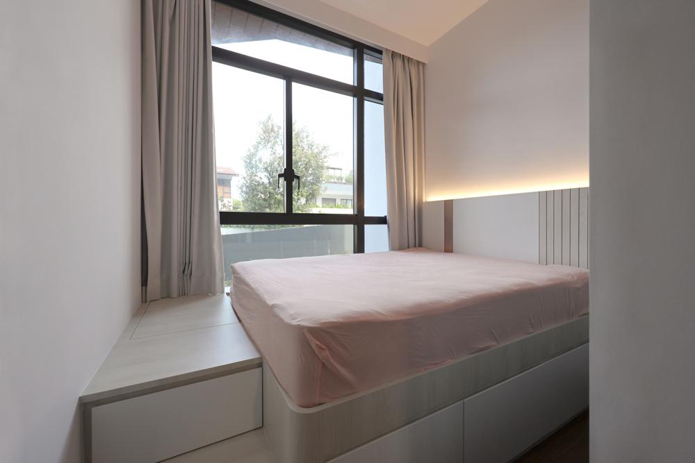 Modern Bedroom with Platform Bed and Built-in Bed