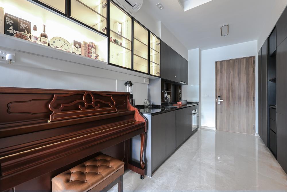 Modern Kitchen with Display Cabinets and Kitchen Cabinets
