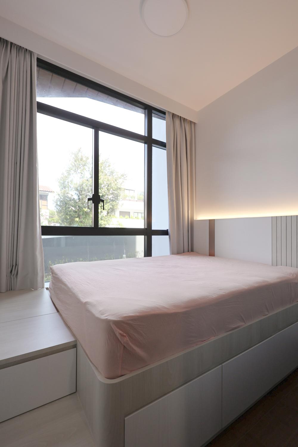 Modern Bedroom with Platform Bed and Built-in Bed
