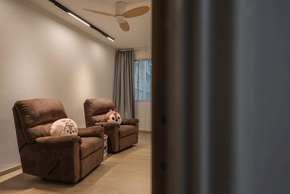 Modern Bedroom with Vinyl Flooring and Sofa