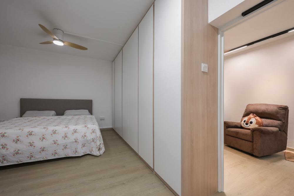 Modern Bedroom with Vinyl Flooring and Wardrobe