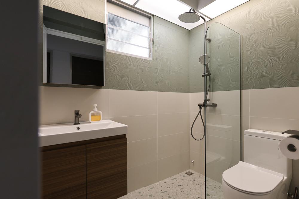 Modern Bathroom with Homogeneous Tiles and Mirror