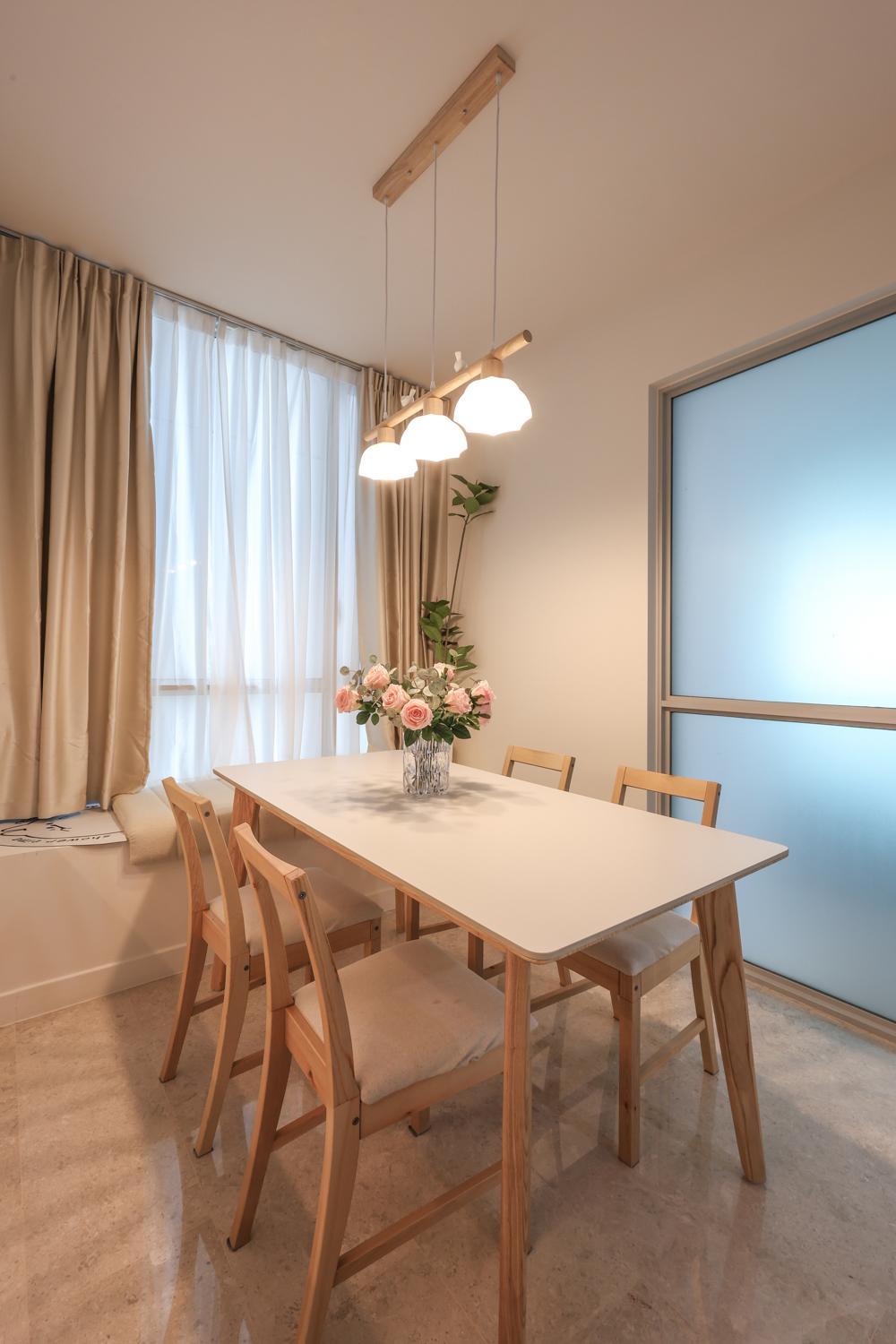 Modern Dining Room with Curtain and Bathroom Lighting