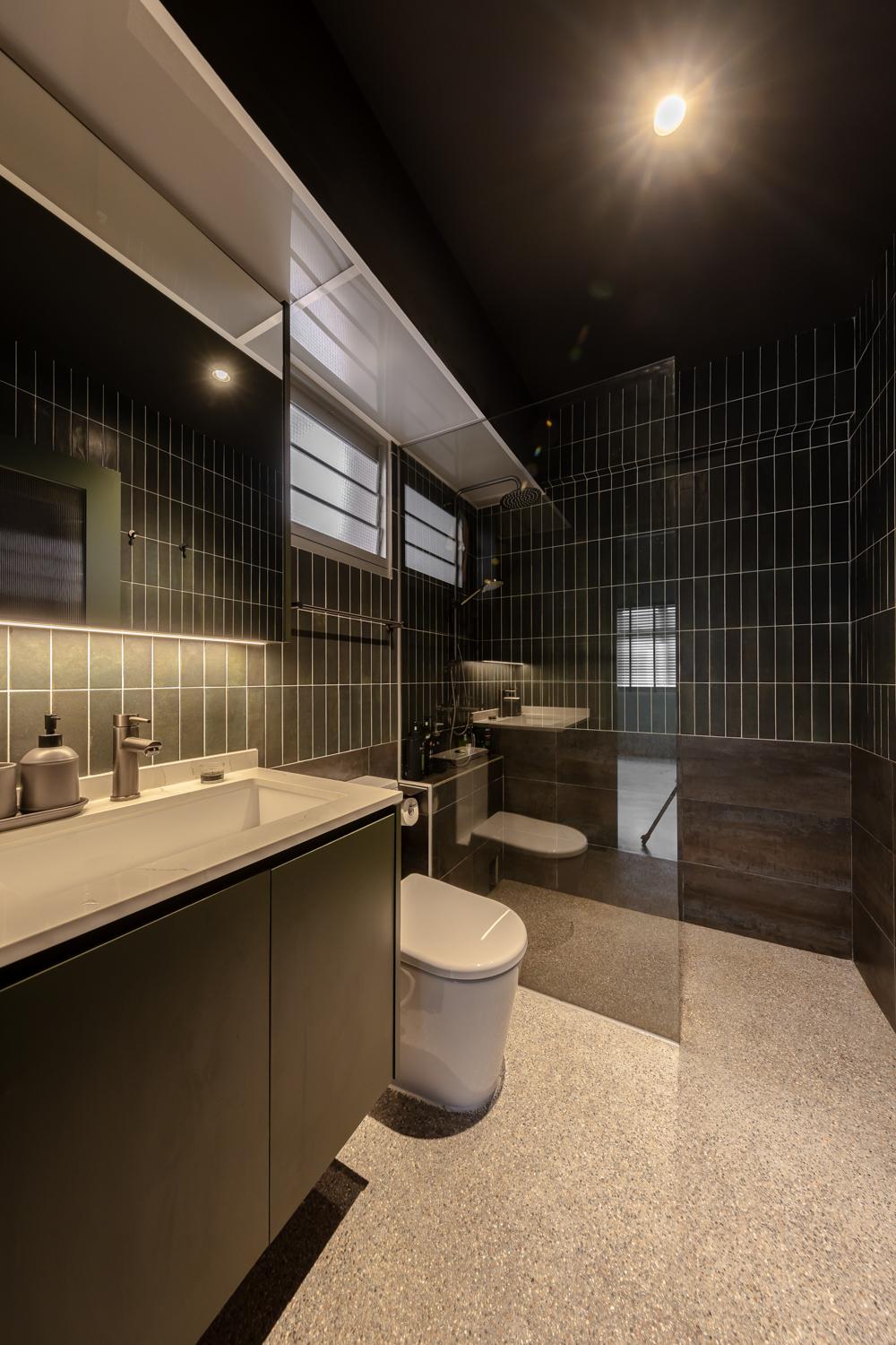 Modern Bathroom with Homogeneous Tiles and Mirror