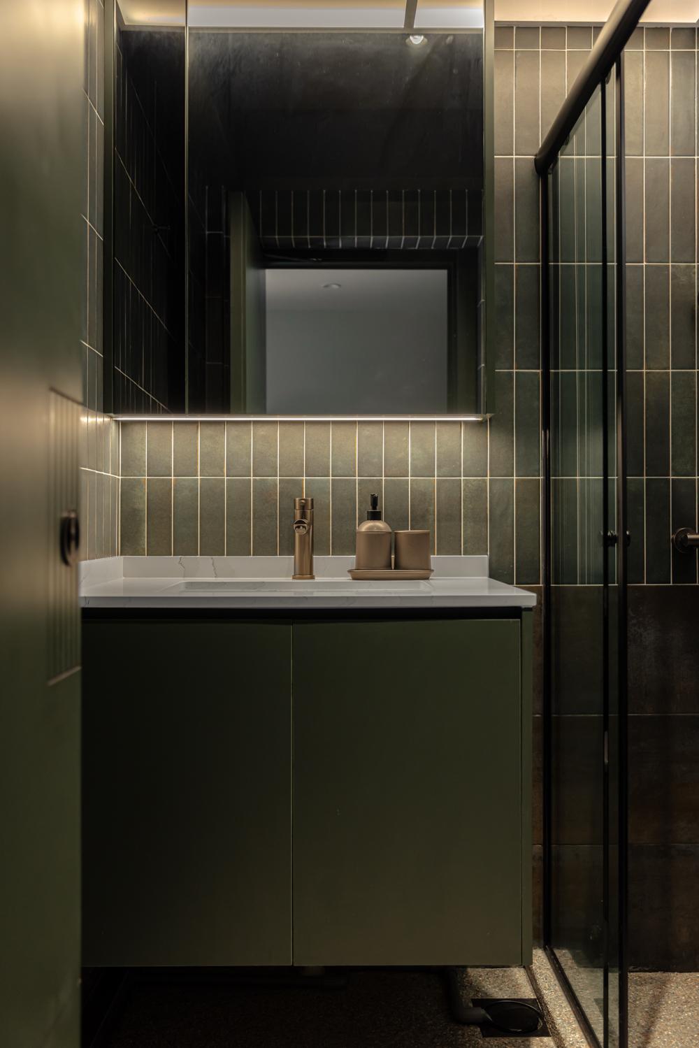 Modern Bathroom with Mirror and Shower Screen