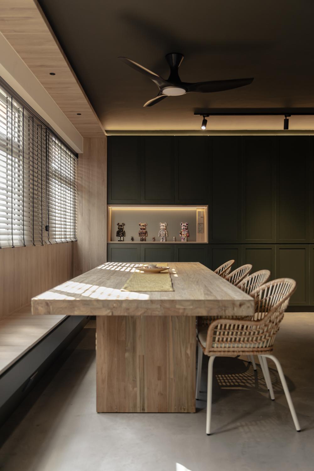 Modern Dining Room with Settee and Cove Lighting