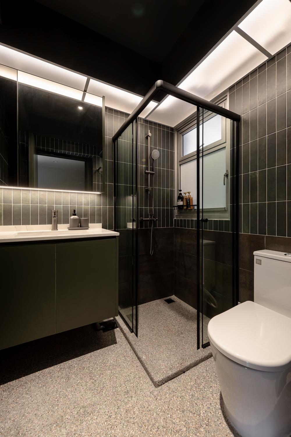 Modern Bathroom with Homogeneous Tiles and Mirror