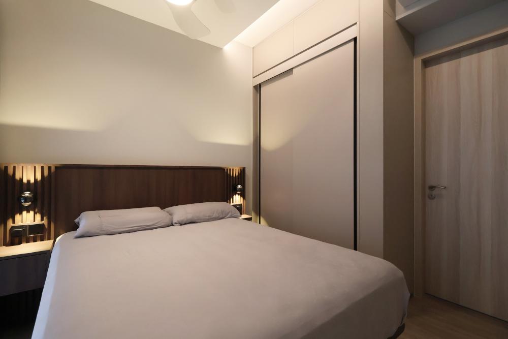 Contemporary Bedroom with Vinyl Flooring and Ceiling Light