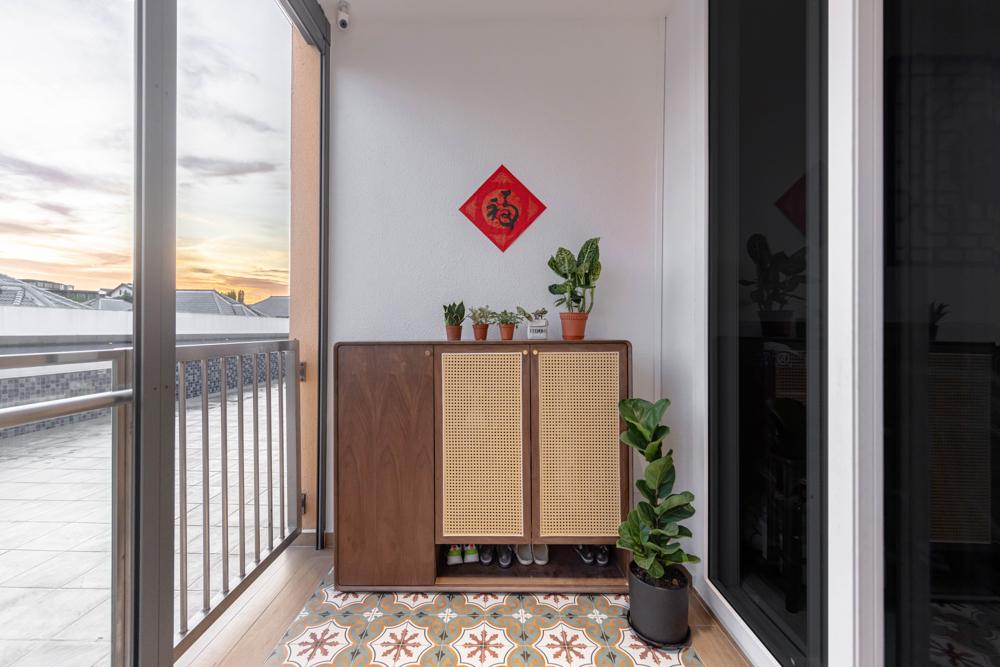 Asian Balcony with Homogeneous Tiles and Shoe Cabinets
