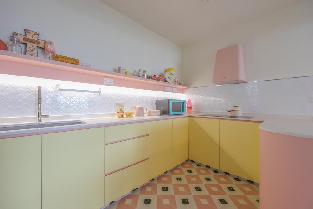 Modern Kitchen with Homogeneous Tiles and Breakfast Counter