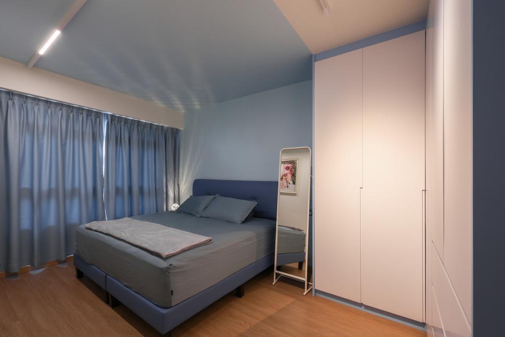 Modern Bedroom with Vinyl Flooring and Wardrobe