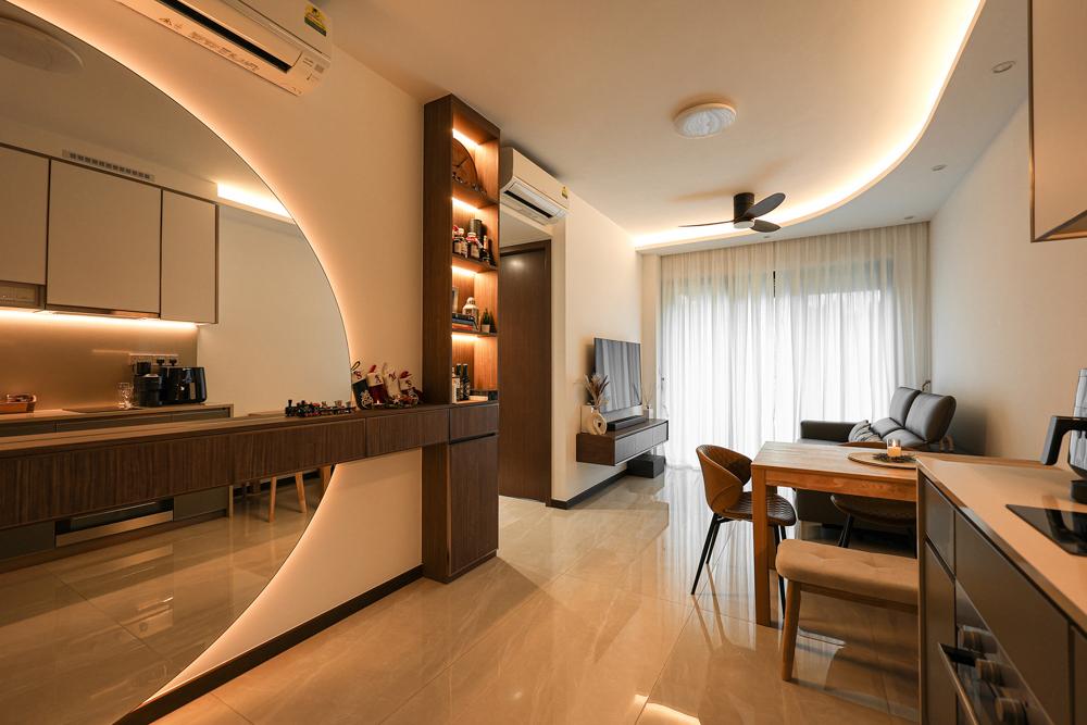 Modern Dining Room with Mirror and Cove Lighting