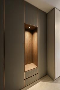 Modern Foyer at Normanton Park