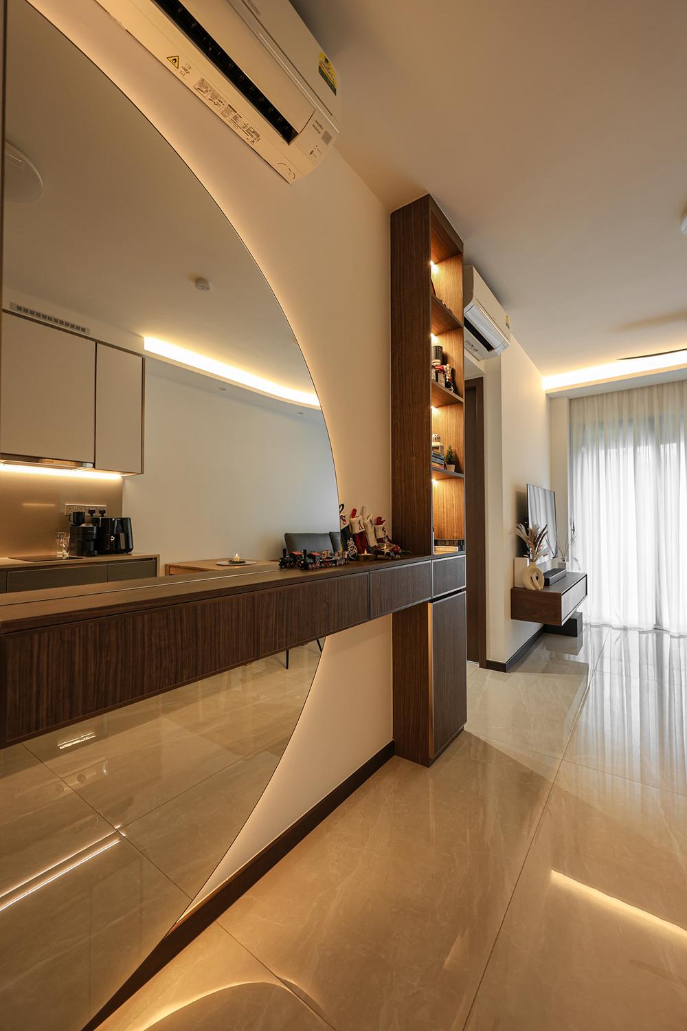 Modern Dining Room with Mirror and Cove Lighting