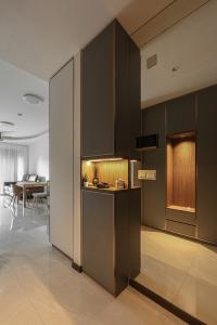 Modern Foyer at Normanton Park