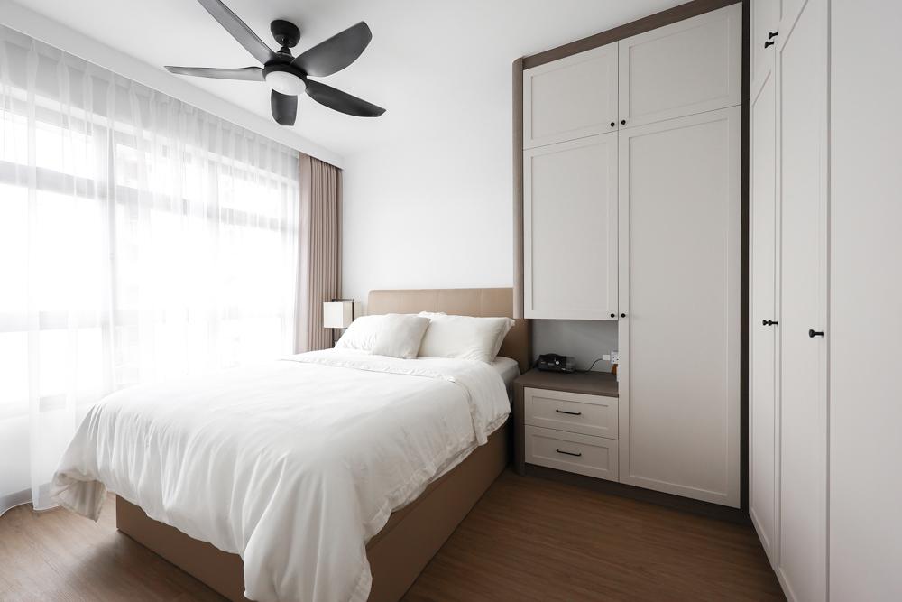 Asian Bedroom with Vinyl Flooring and Wardrobe