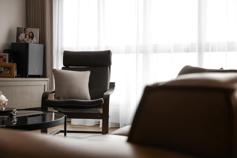 Asian Living Room with Vinyl Flooring and Curtain