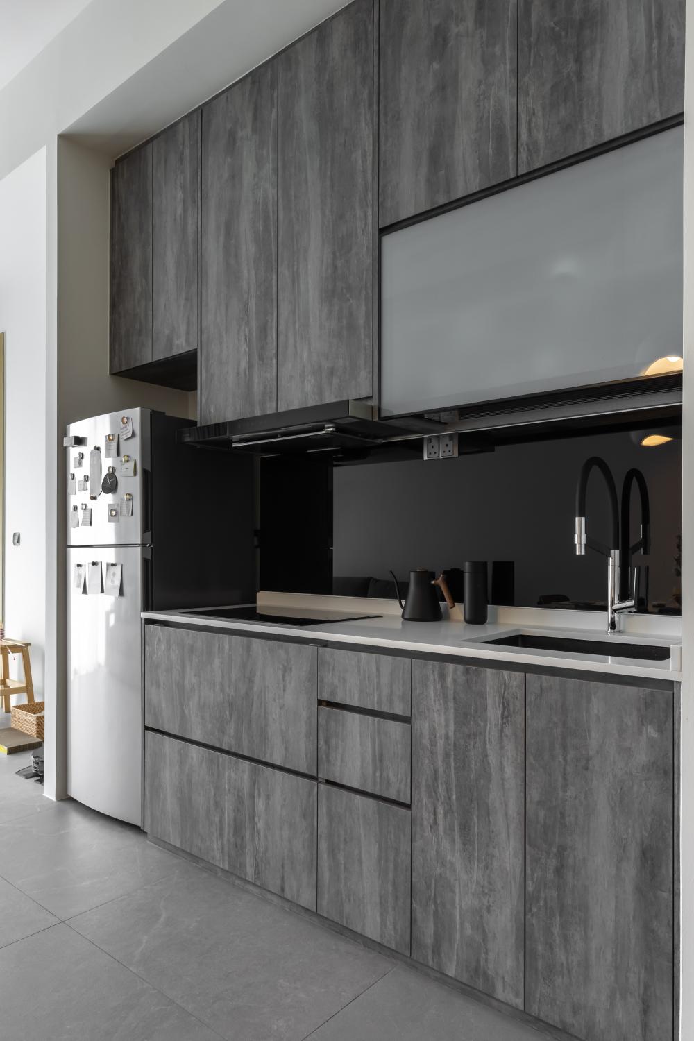 Contemporary Kitchen with Countertop and Homogeneous Tiles