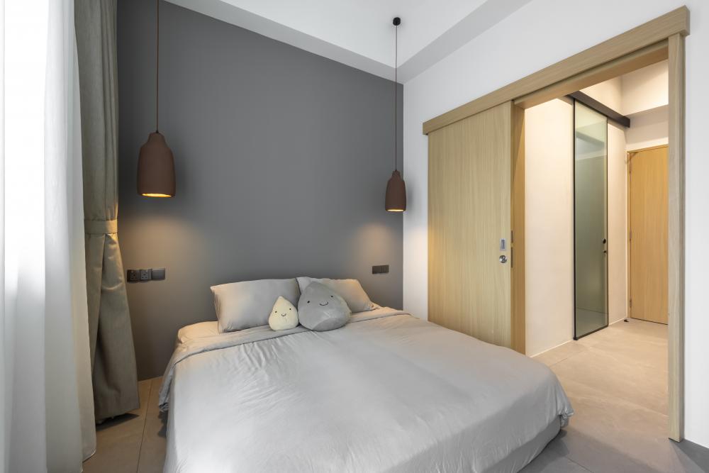 Contemporary Bedroom with Homogeneous Tiles and Queen Bed