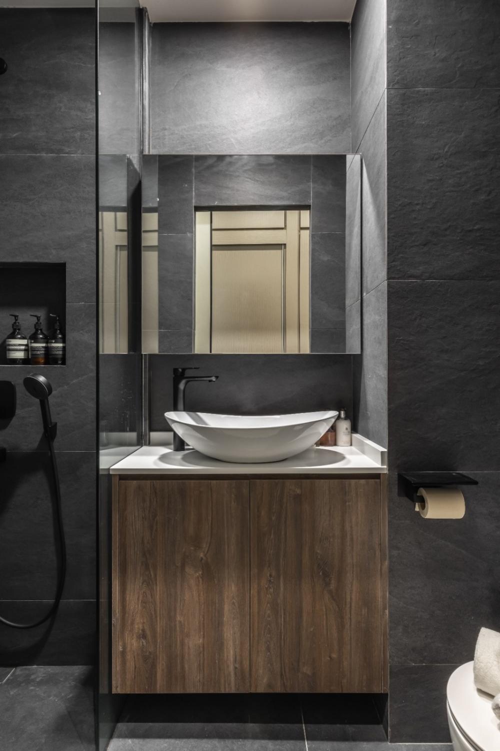 Contemporary Bathroom with Countertop and Homogeneous Tiles