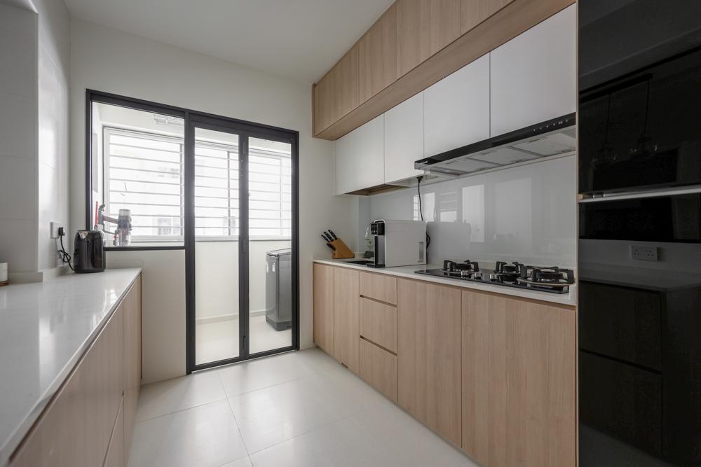 Eclectic Kitchen with Countertop and Homogeneous Tiles
