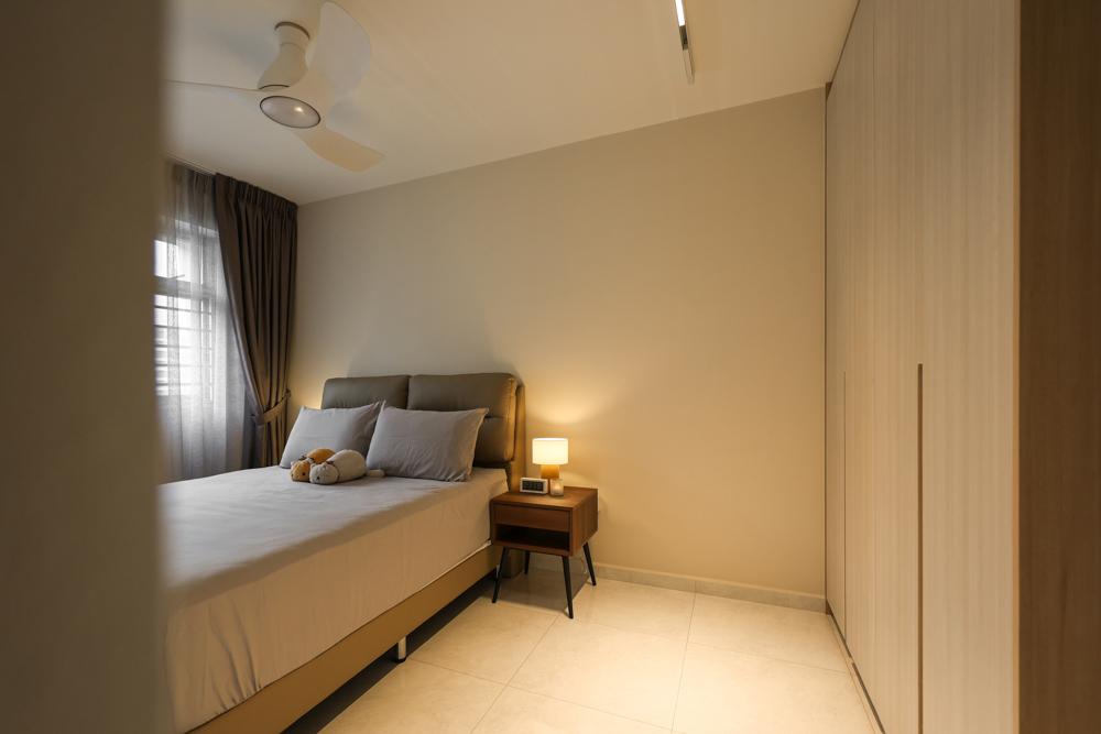 Eclectic Bedroom with Homogeneous Tiles and Wardrobe