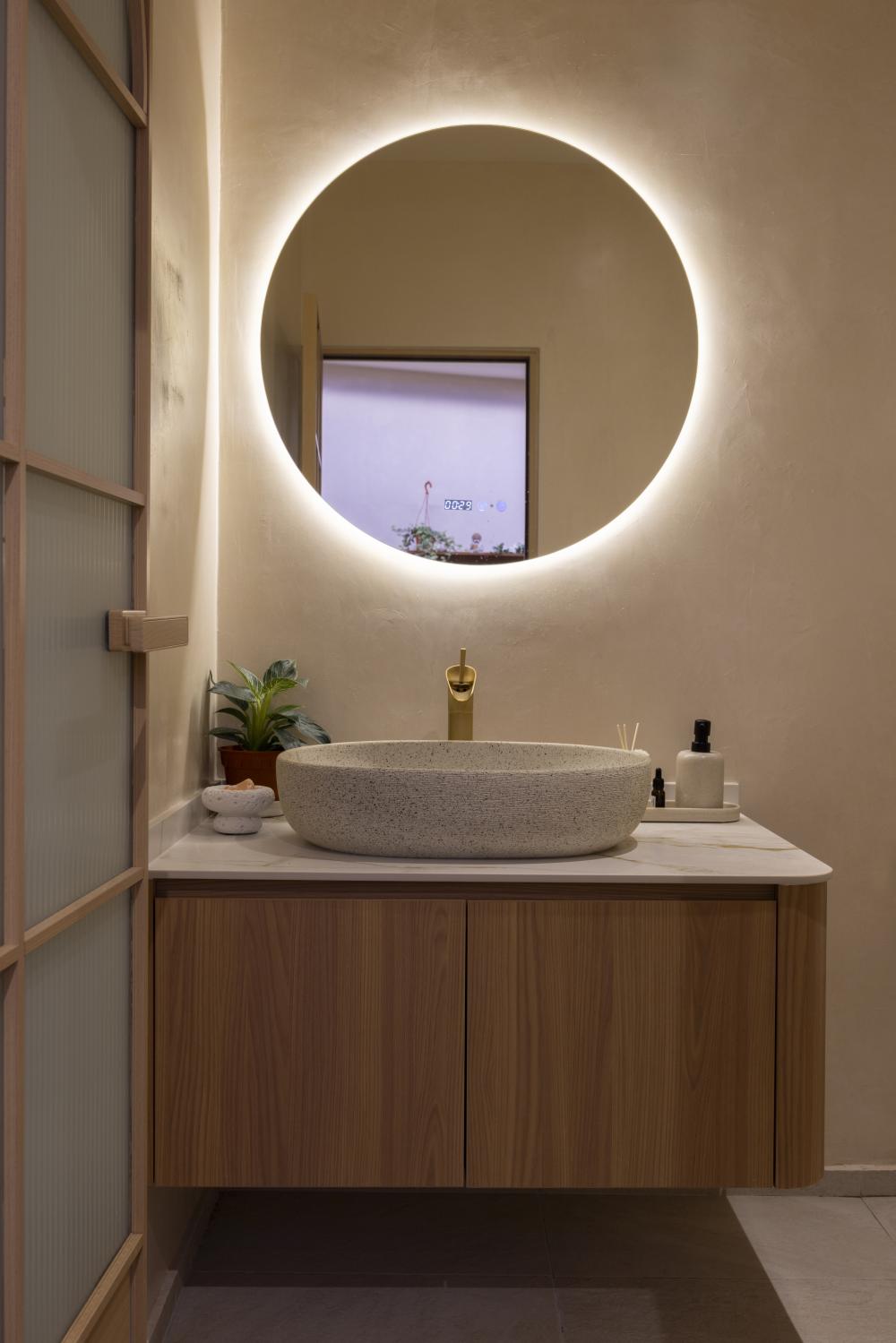 Scandinavian Bathroom with Mirror and Bathroom Storage