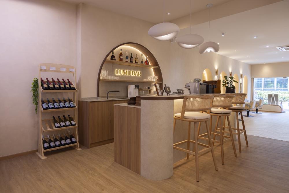 Scandinavian Retail with Bookshelf and Wall Shelves