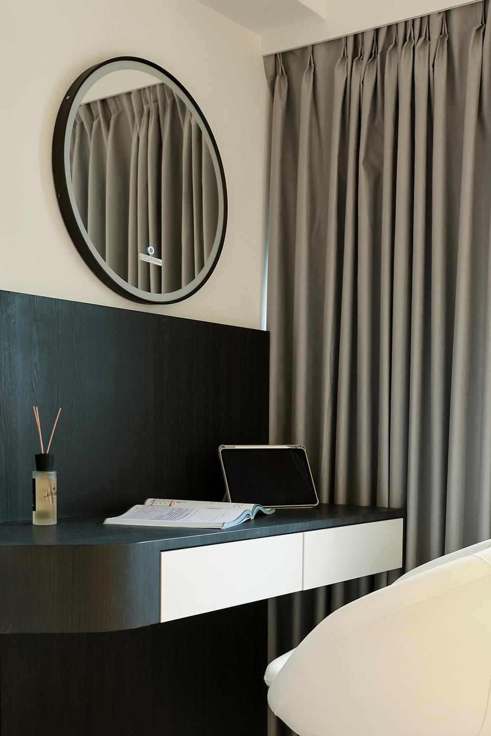 Minimalist Bedroom with Bedroom Dresser and Computer Table