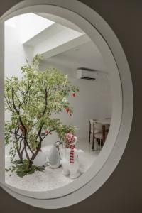 Modern Courtyard at Clover Park