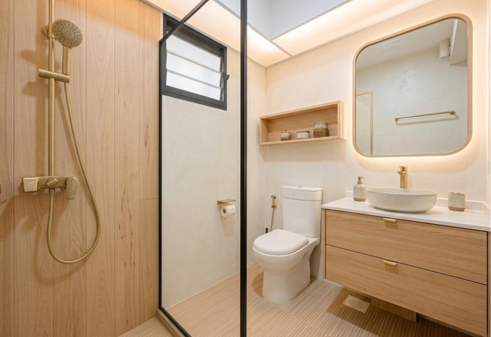 Scandinavian Bathroom with Mirror and Bathroom Storage