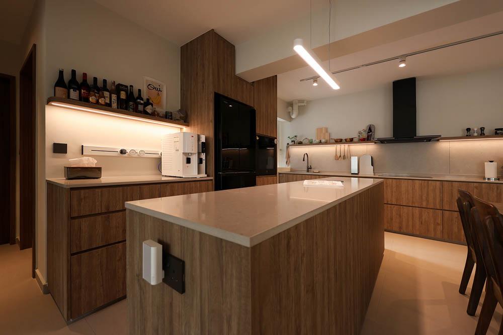 Minimalist Kitchen with Countertop and Homogeneous Tiles