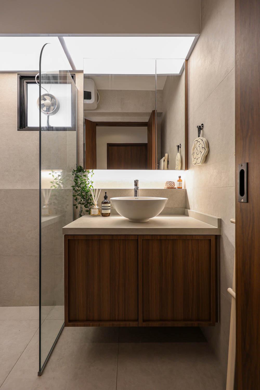 Modern Bathroom with Mirror and Shower Screen