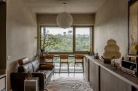 Modern Resale Condominium by MET Interior