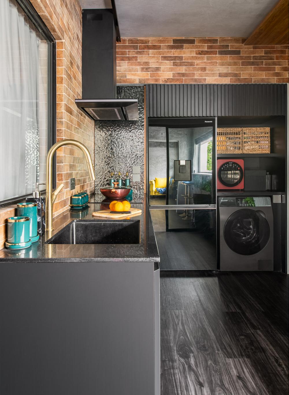 Modern Kitchen with Countertop and Kitchen Window