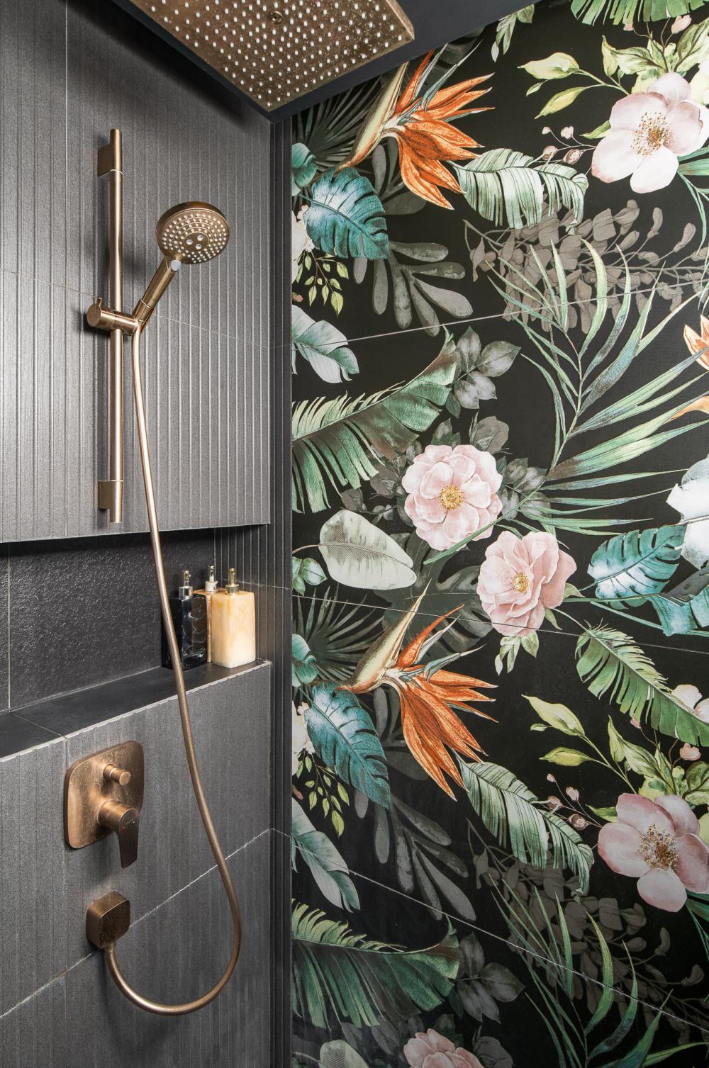 Modern Bathroom with Bathroom Accessories and Showers