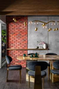 Modern Dining Room at Blk 143 Tampines Street 12