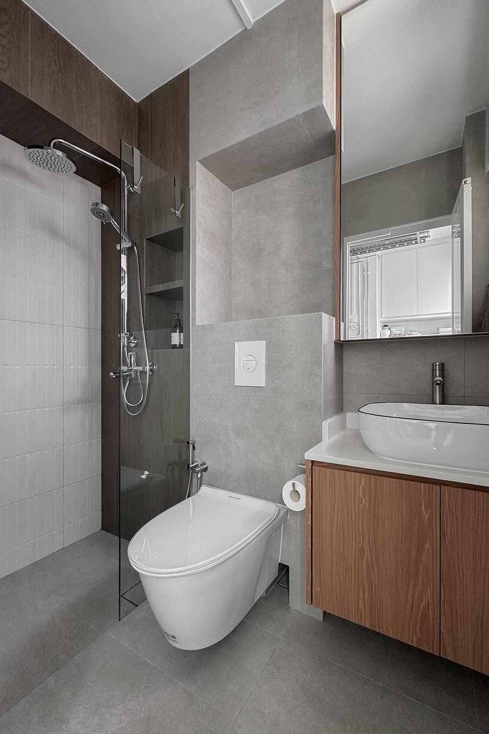 Scandinavian Bathroom with Homogeneous Tiles and Mirror