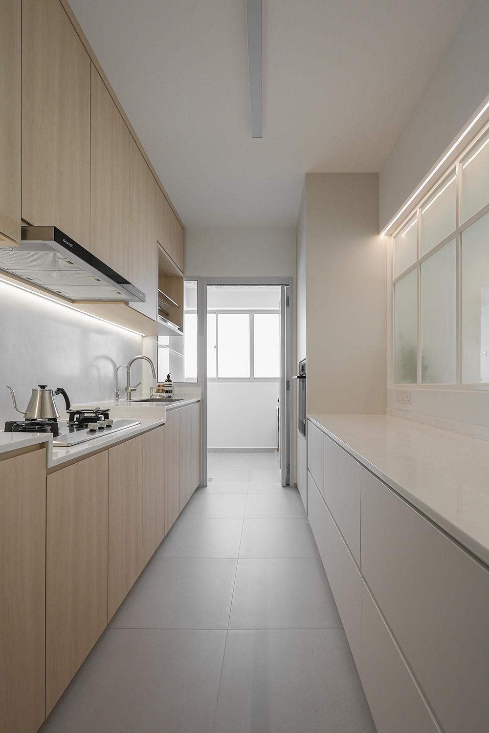 Minimalist Kitchen with Countertop and Homogeneous Tiles