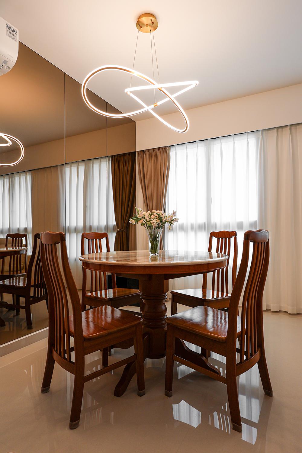 Scandinavian Dining Room with Mirror and Lighting