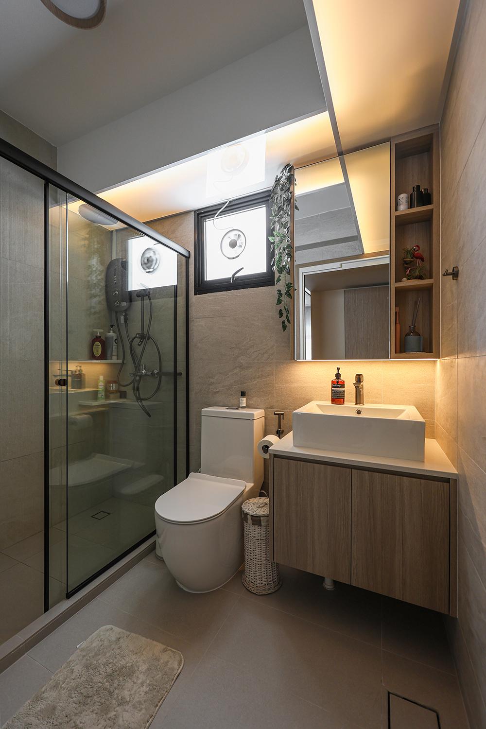 Country Bathroom with Homogeneous Tiles and Mirror