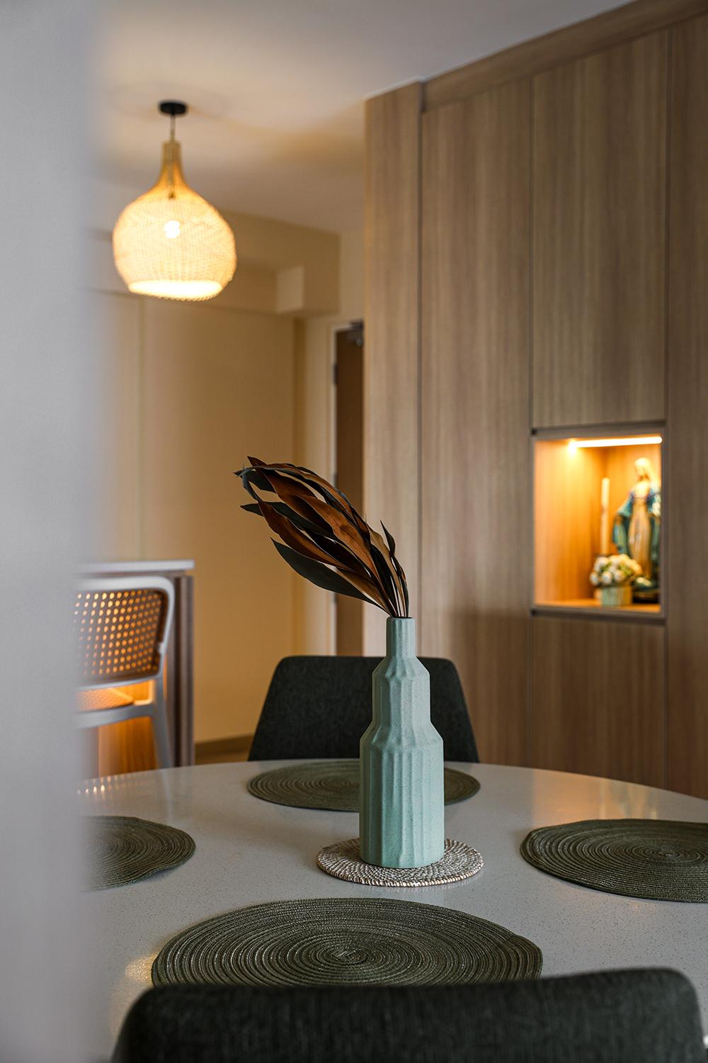 Country Dining Room with Dining Table and Lighting