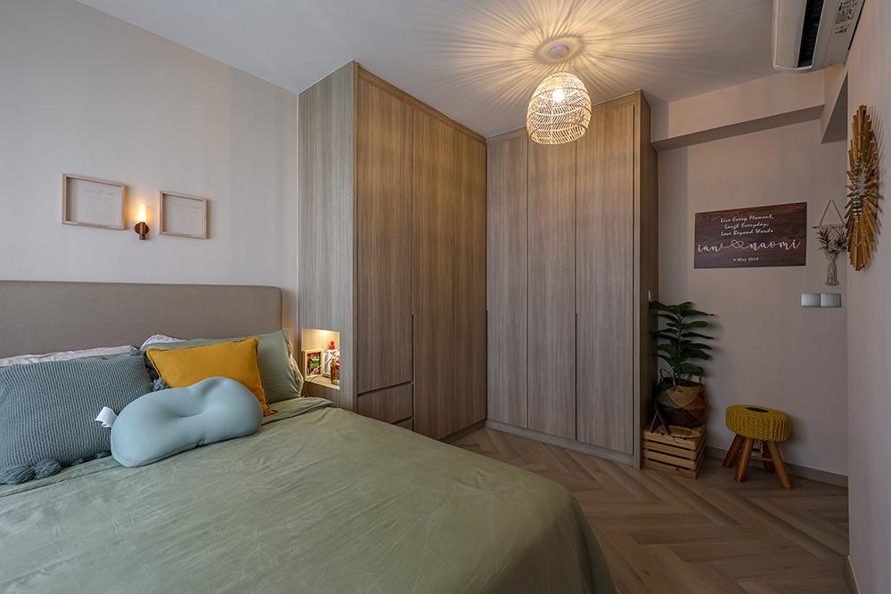 Country Bedroom with Vinyl Flooring and Wardrobe
