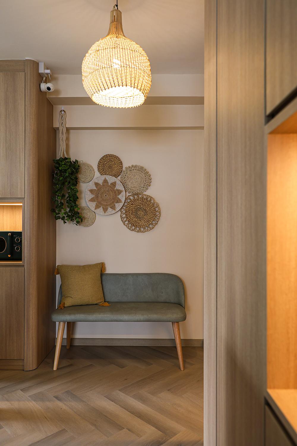 Country Foyer with Vinyl Flooring and Planters