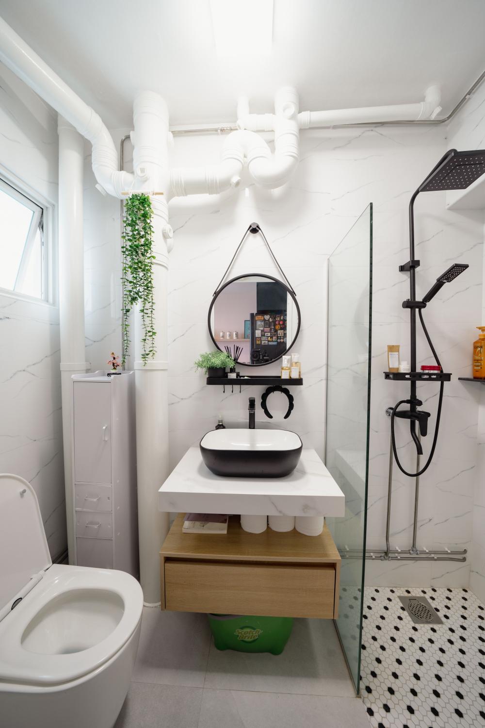 Country Bathroom with Homogeneous Tiles and Mirror