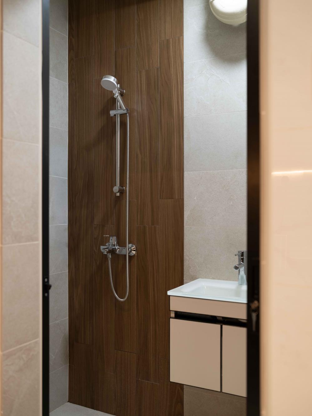 Scandinavian Bathroom with Mirror and Rainshower