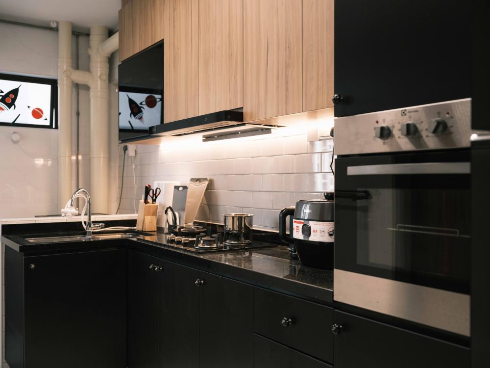 Scandinavian Kitchen with Countertop and Open Kitchen