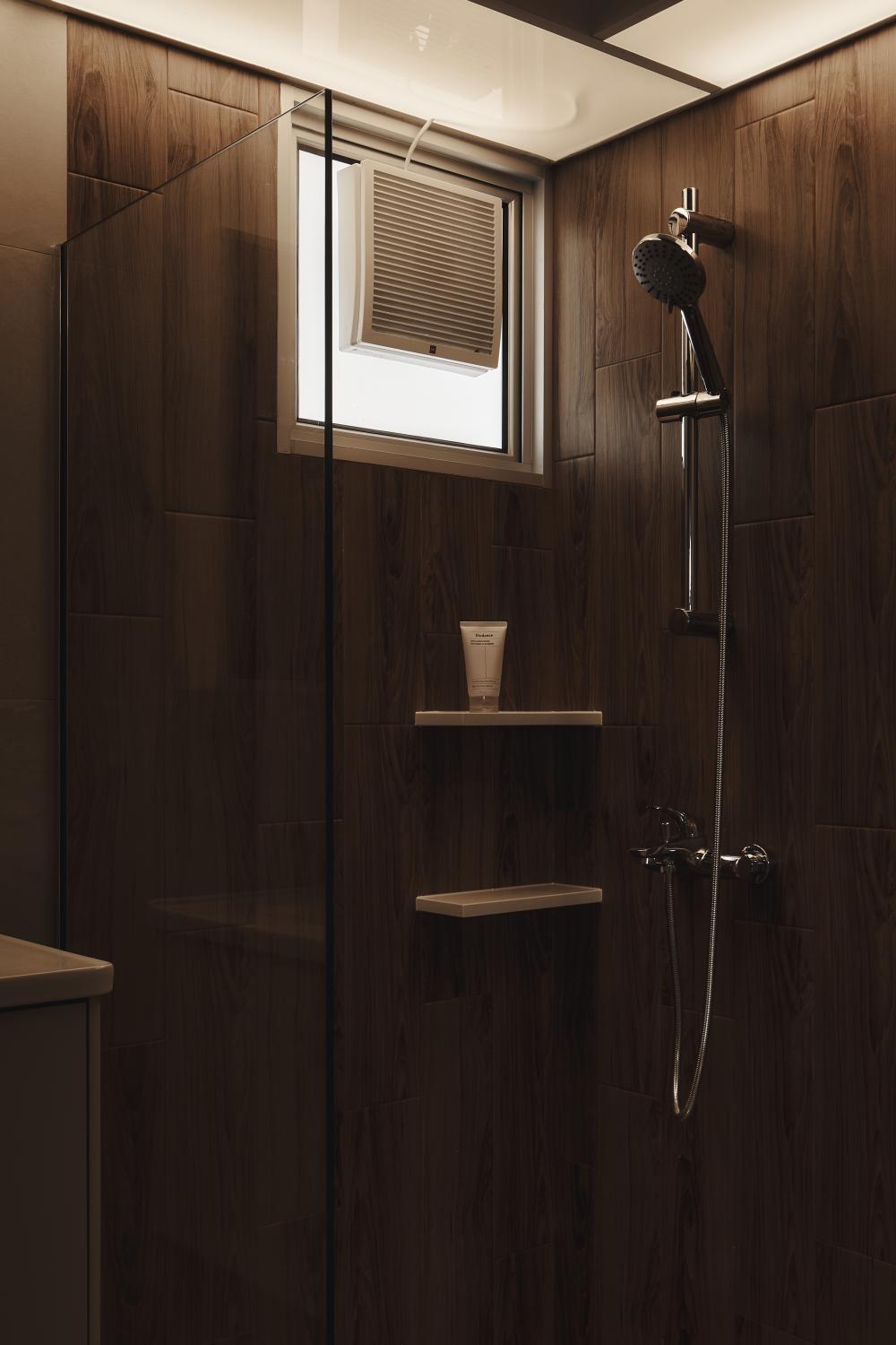 Contemporary Bathroom with Mirror and Shower Screen
